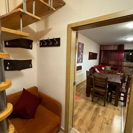 Apartament To Door *