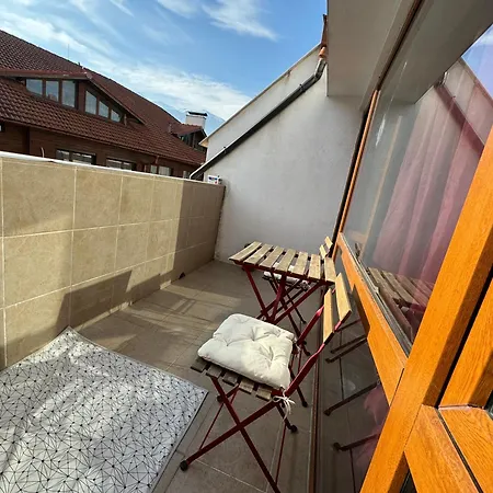 Apartment To Door *