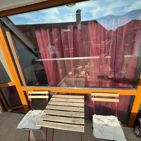 Apartman To Door Banszko